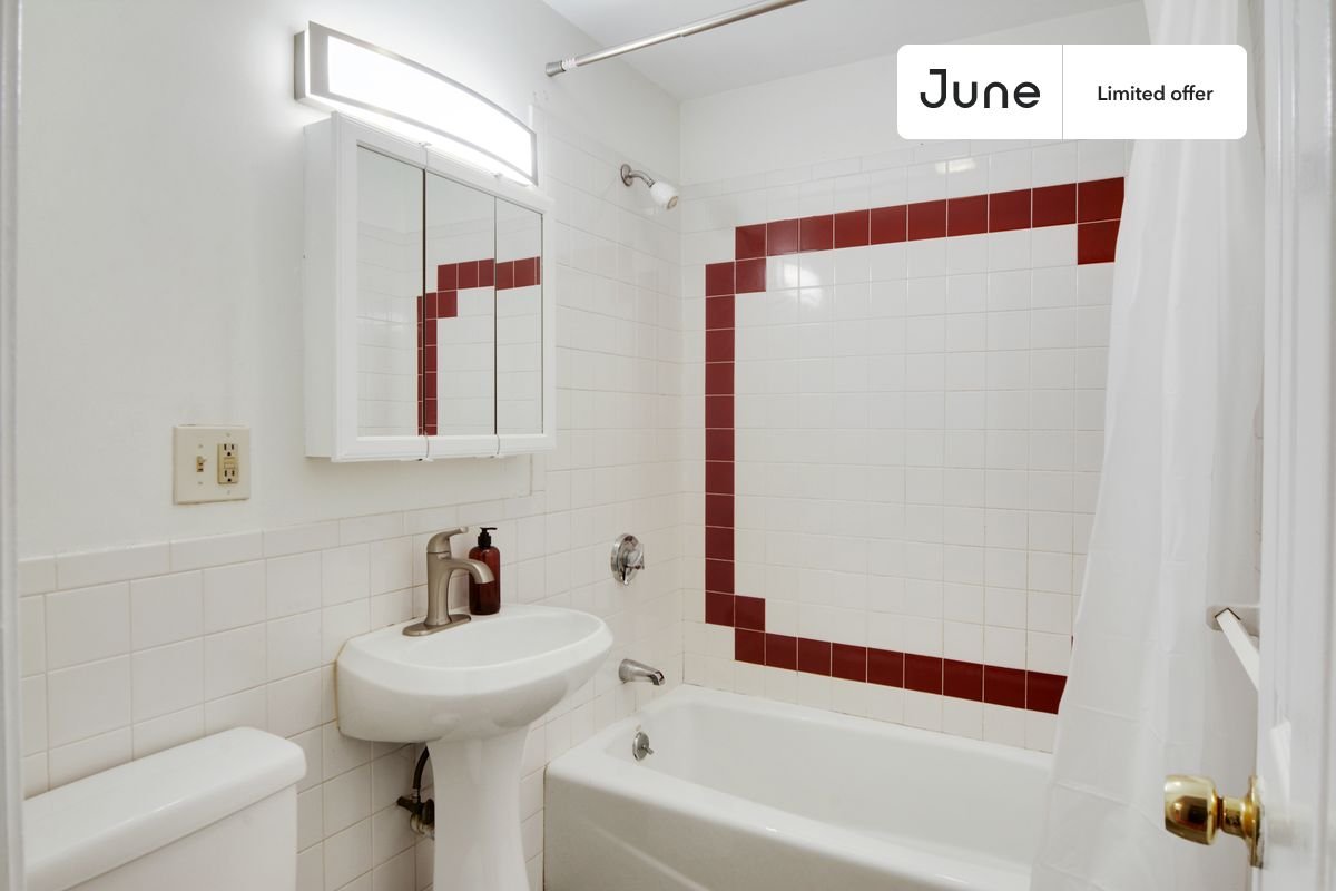 Queen bedroom in 4 bed/2 bath home in Brighton  #880 C (Has a Condo)