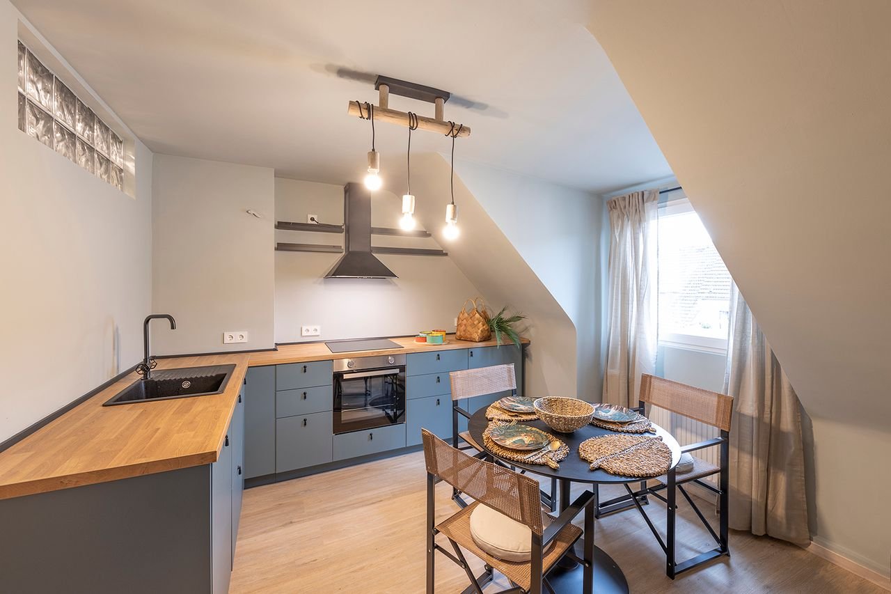 Afrika-Lodge mit Infrarot-Sauna, Reinigung inklusive, Düsseldorf