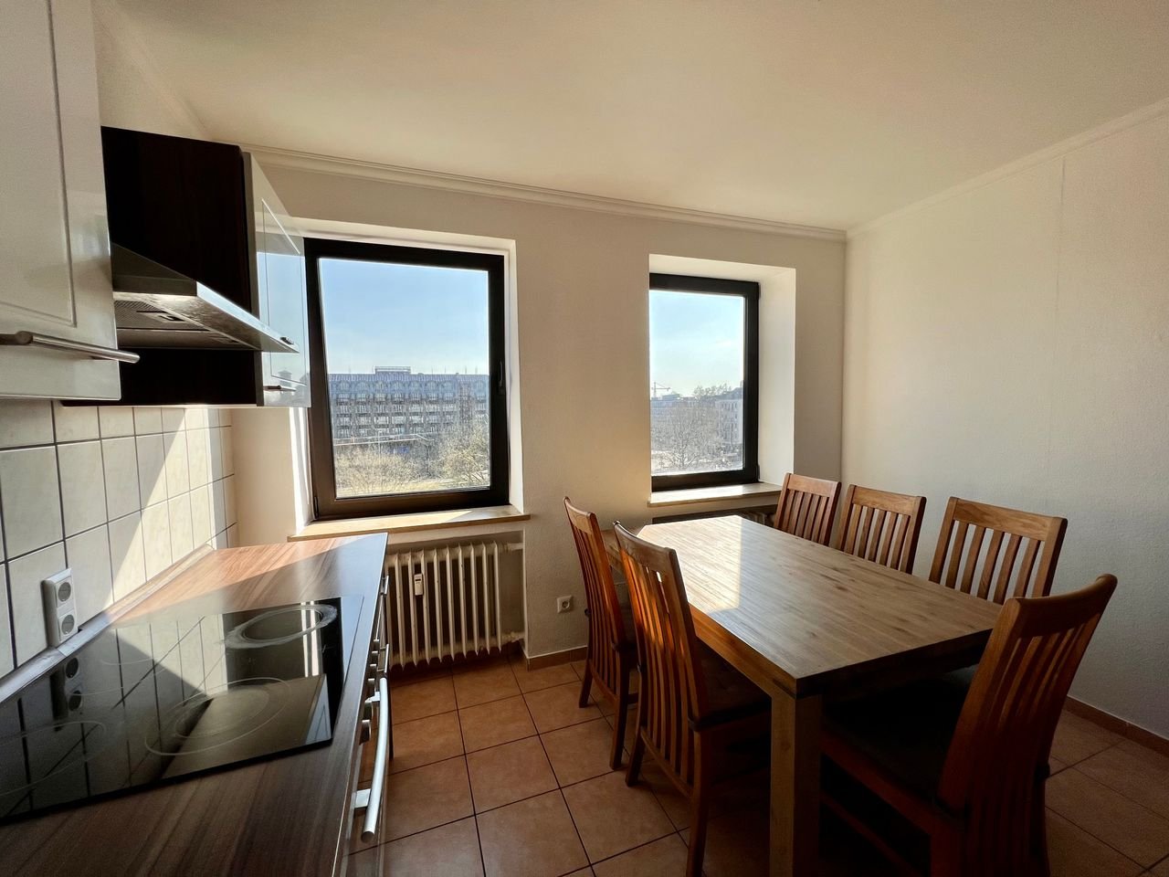 Tolle Aussicht! Voll möblierte 3-Zimmer-Wohnung im Herzen der Altstadt am Heumarkt, Köln