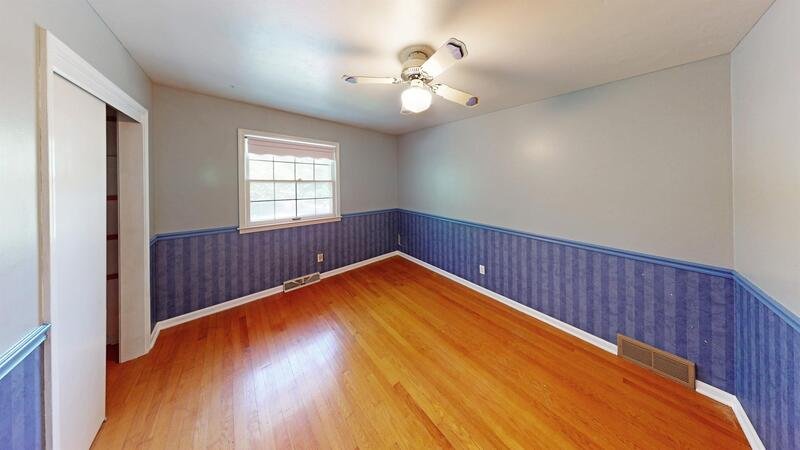 129 East Bridlespur Drive BEDROOM 3A - 617054 (Has a Room)