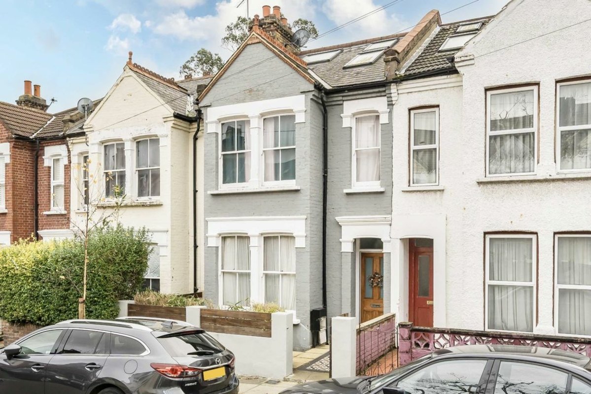 house for rent in Rookstone Road Tooting, SW17