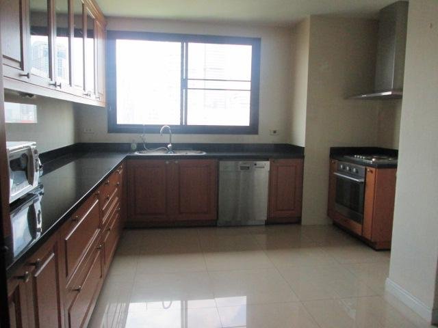 Condo in Bangkok, Thailand, 3 bedrooms  No 15289
