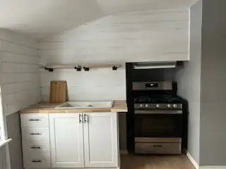 114 Beatrice Street, Toronto, Ontario M6J 2T3, Canada