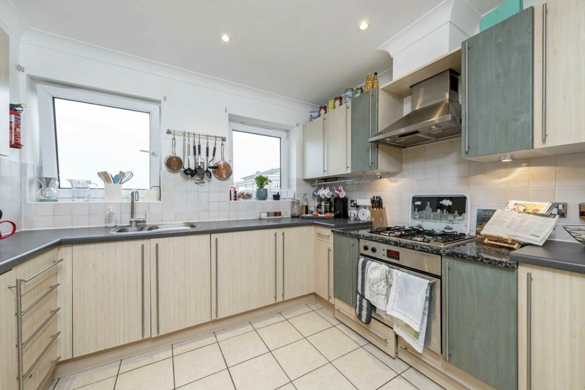 apartment for rent in Carnwath Road Fulham, SW6