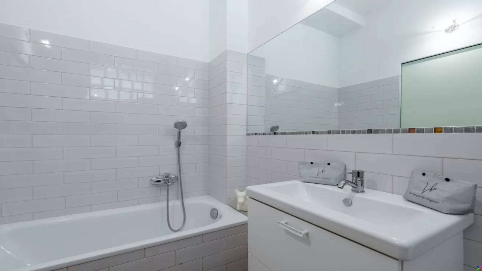 Appartamento con 2 camere da letto in affitto a Milano, Milano