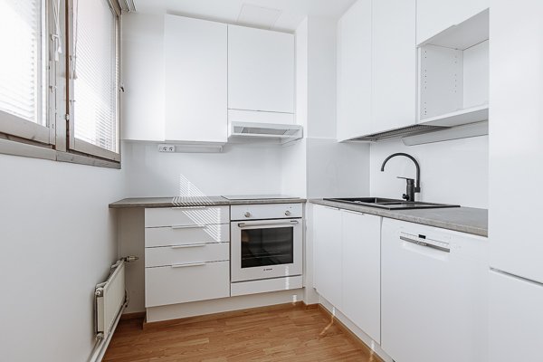 2 h + kk , block of flats, 840 €/m, 51.5 m2