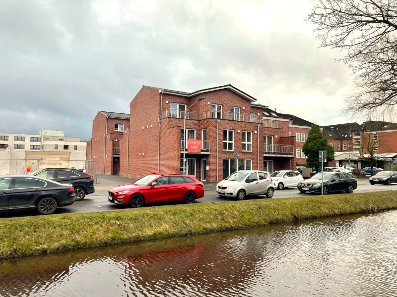 /// Neubau-Dachgeschoss-Wohnung über den Dächern von Papenburg-Untenende ///