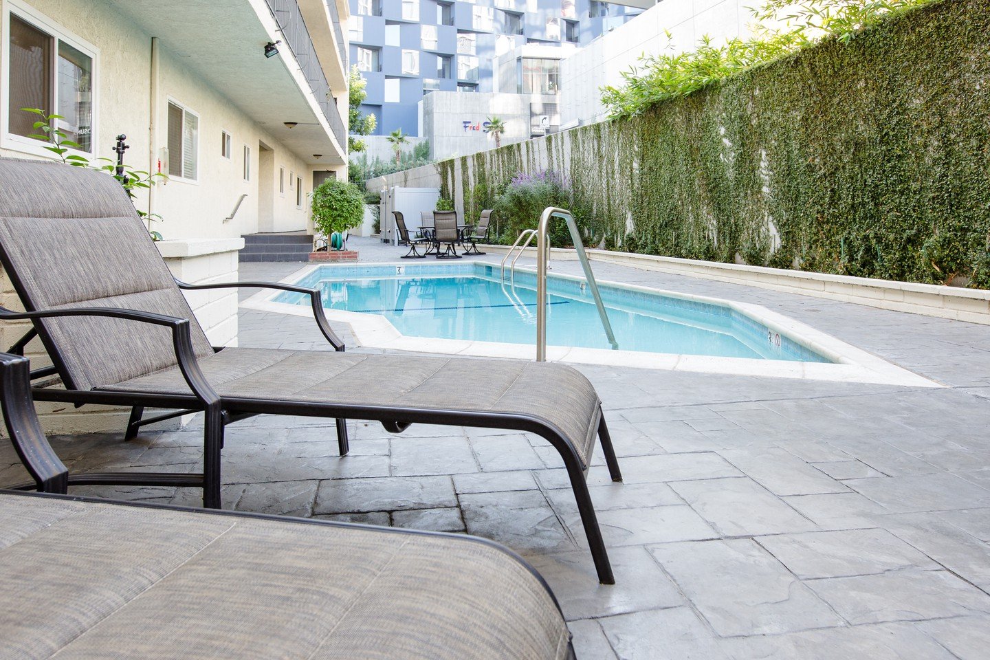 Amazing West Hollywood condo with pool (Has a House)