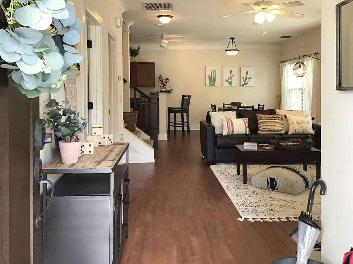 5 BEDROOM 5 BATH - A (Has an Apartment)