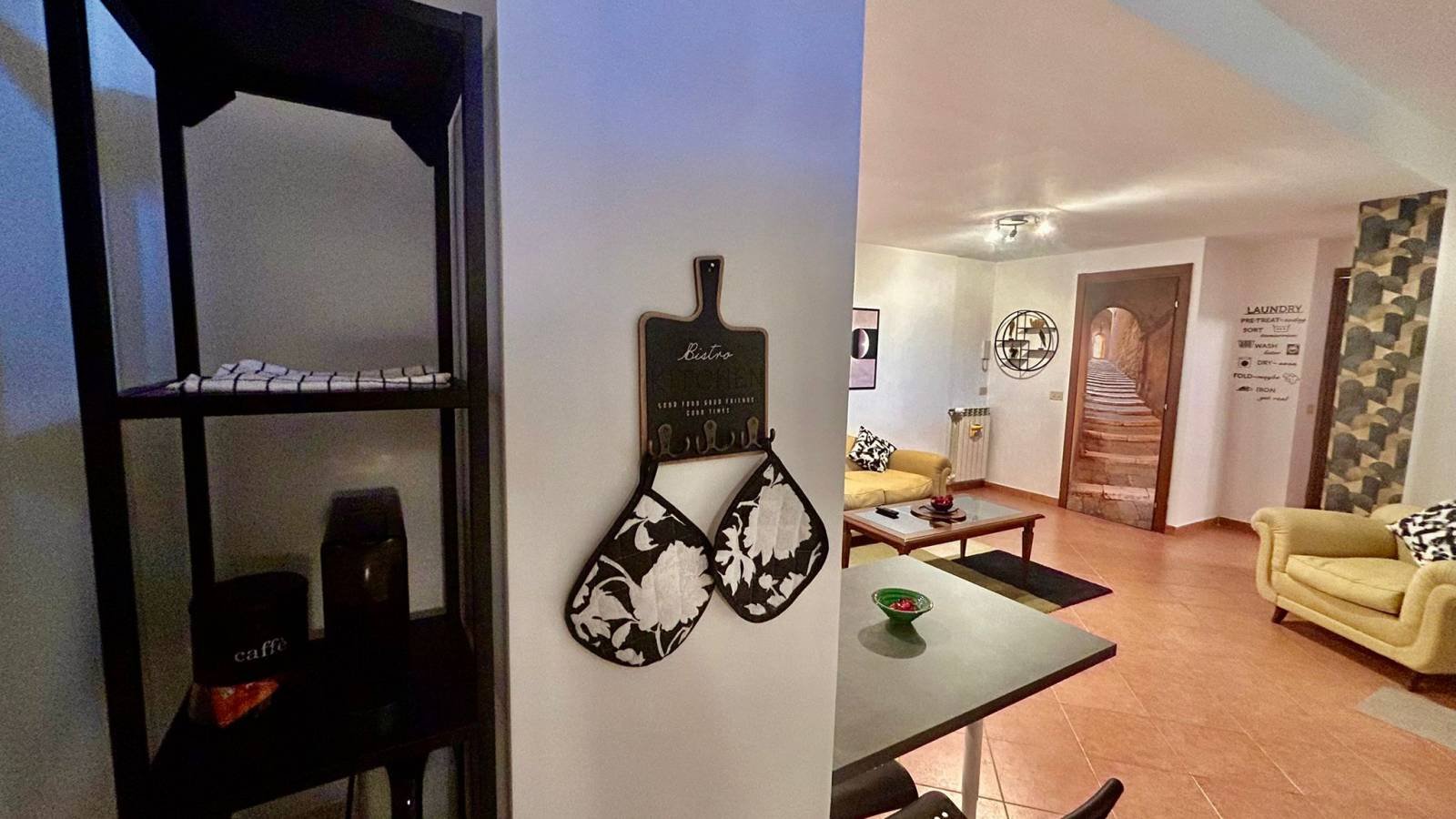 Spazioso appartamento con 1 camera da letto a San Basilio, Roma