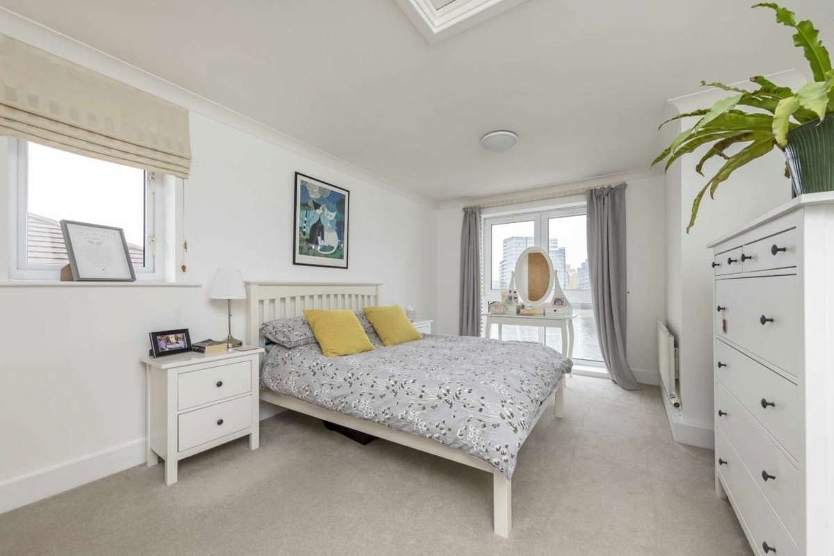 apartment for rent in Carnwath Road Fulham, SW6