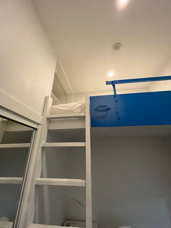 Oliver Couto (Has an Apartment)