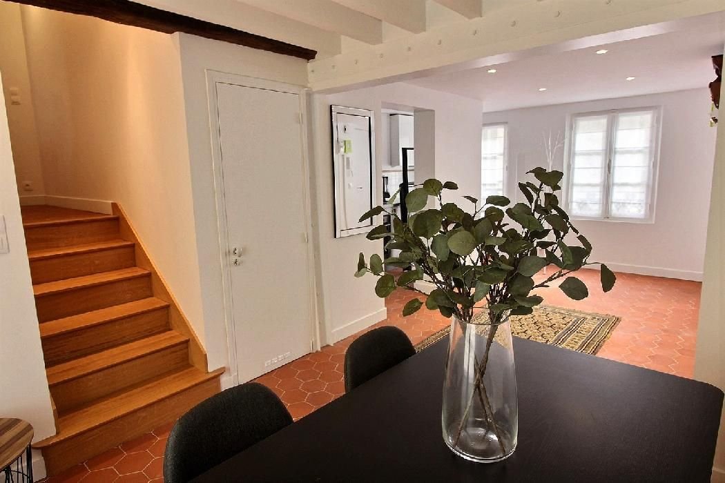 Superb two bedroom flat with sofa bed in the heart of paris, Paris - Amsterdam Apartments for Rent