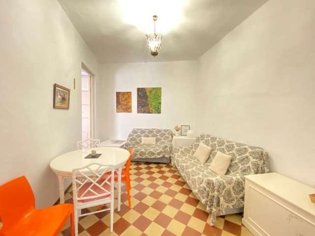 Amplia habitación en piso de 4 dormitorios en Málaga