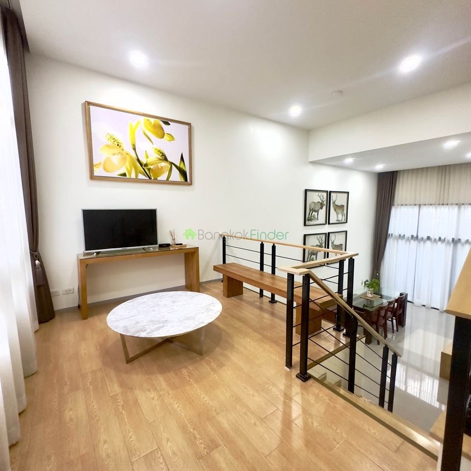 Townhouse for rent at Phatthanakan