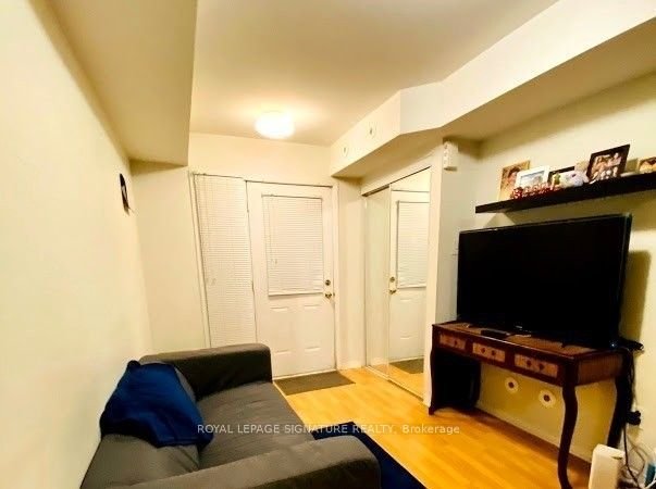 180 - 4975 Southampton Dr, Mississauga, L5M8C9, Ontario, Canada, CA