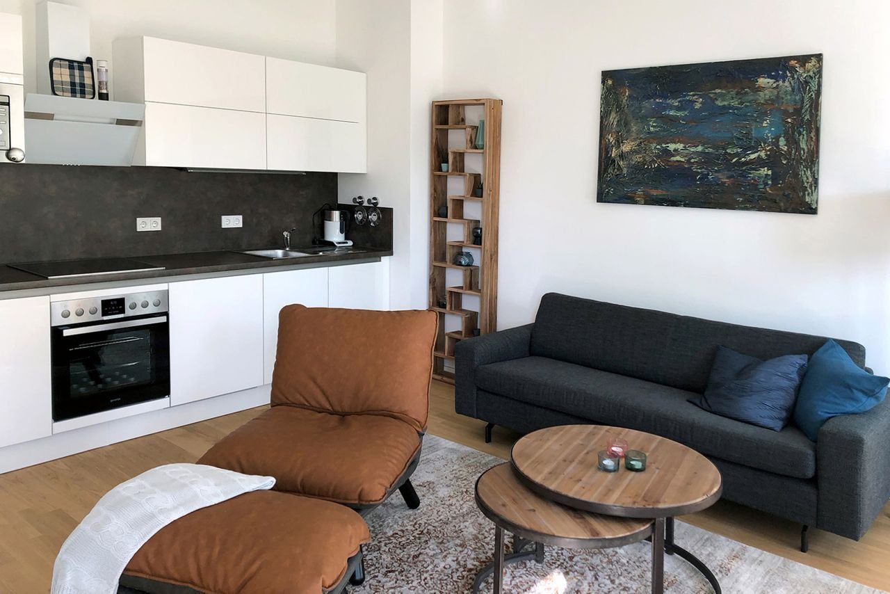 Stilvolle Ein-Zimmer-Wohnung mit Terrasse in Friedrichshain, Berlin