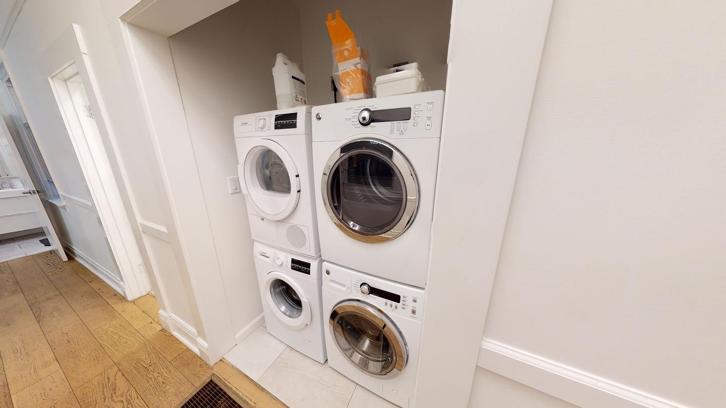 Gorgeous SoMa apartment near South Beach Park (Has a House)