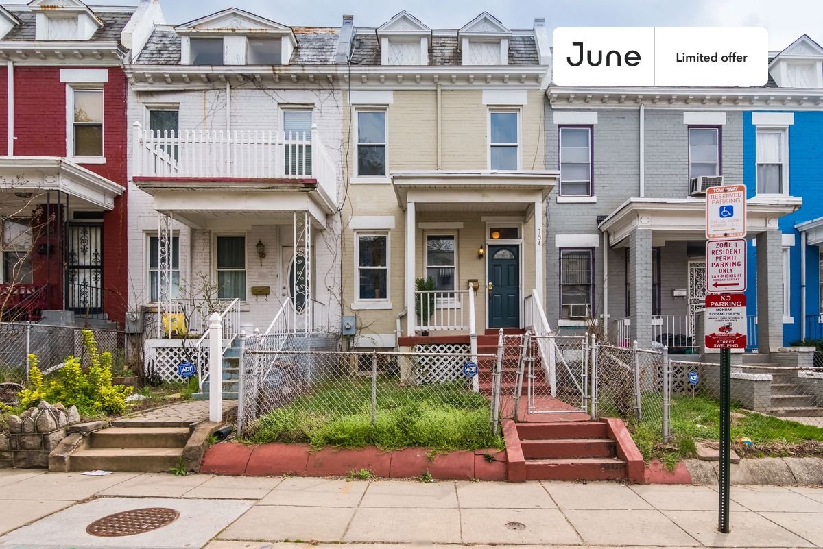 Full bedroom in 5 bed/2 bath home in Columbia Heights  #175 2D (Has a Condo)